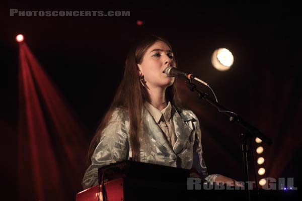 WEYES BLOOD - 2017-04-11 - PARIS - Point Ephemere - Natalie Mering